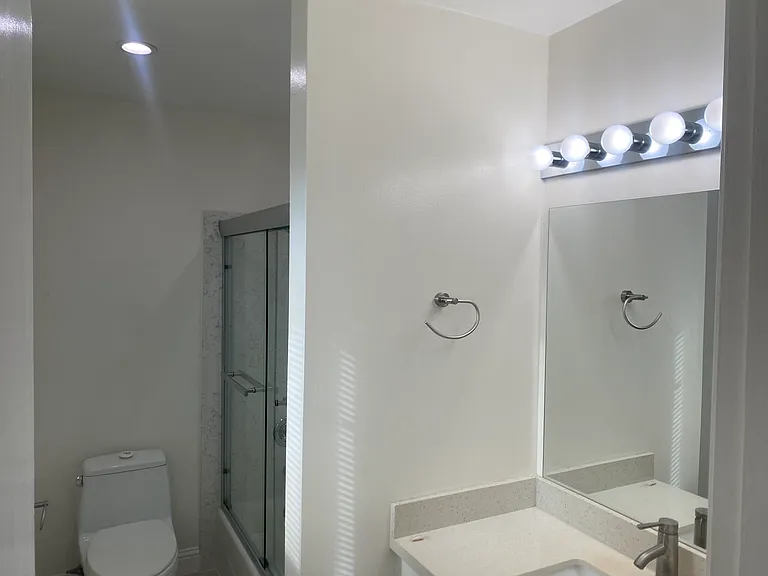 1144 Capuchino Ave #4 — Photo 9