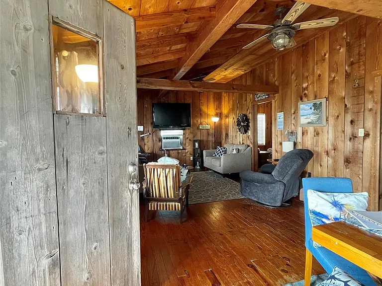 1111 Surf Dr — Photo 21