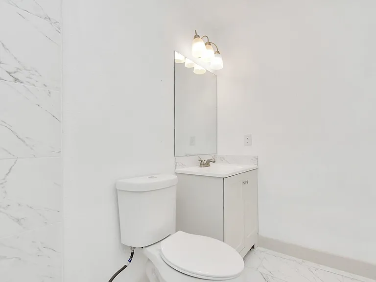 1501 Maiden Ln — Photo 29