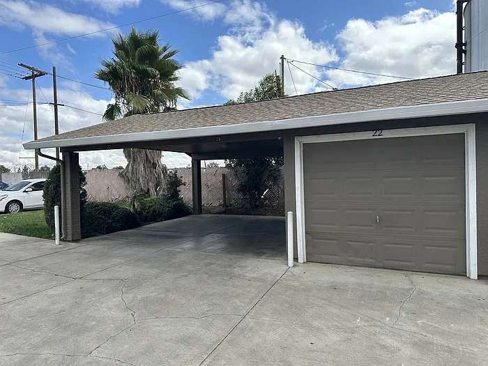 3 bed, 2.0 bath, 959 sqft, $1,795 — Photo 2