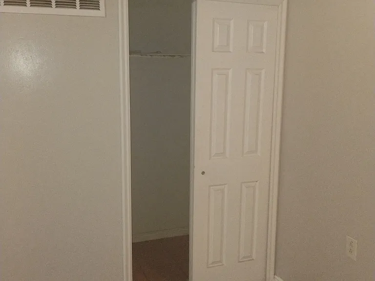 2554 S Redwood Rd — Photo 1