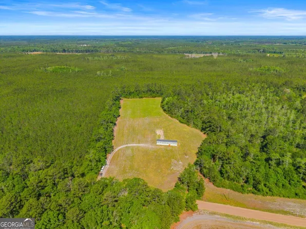 3383 Mill Branch Club Rd, Pembroke, GA 31321