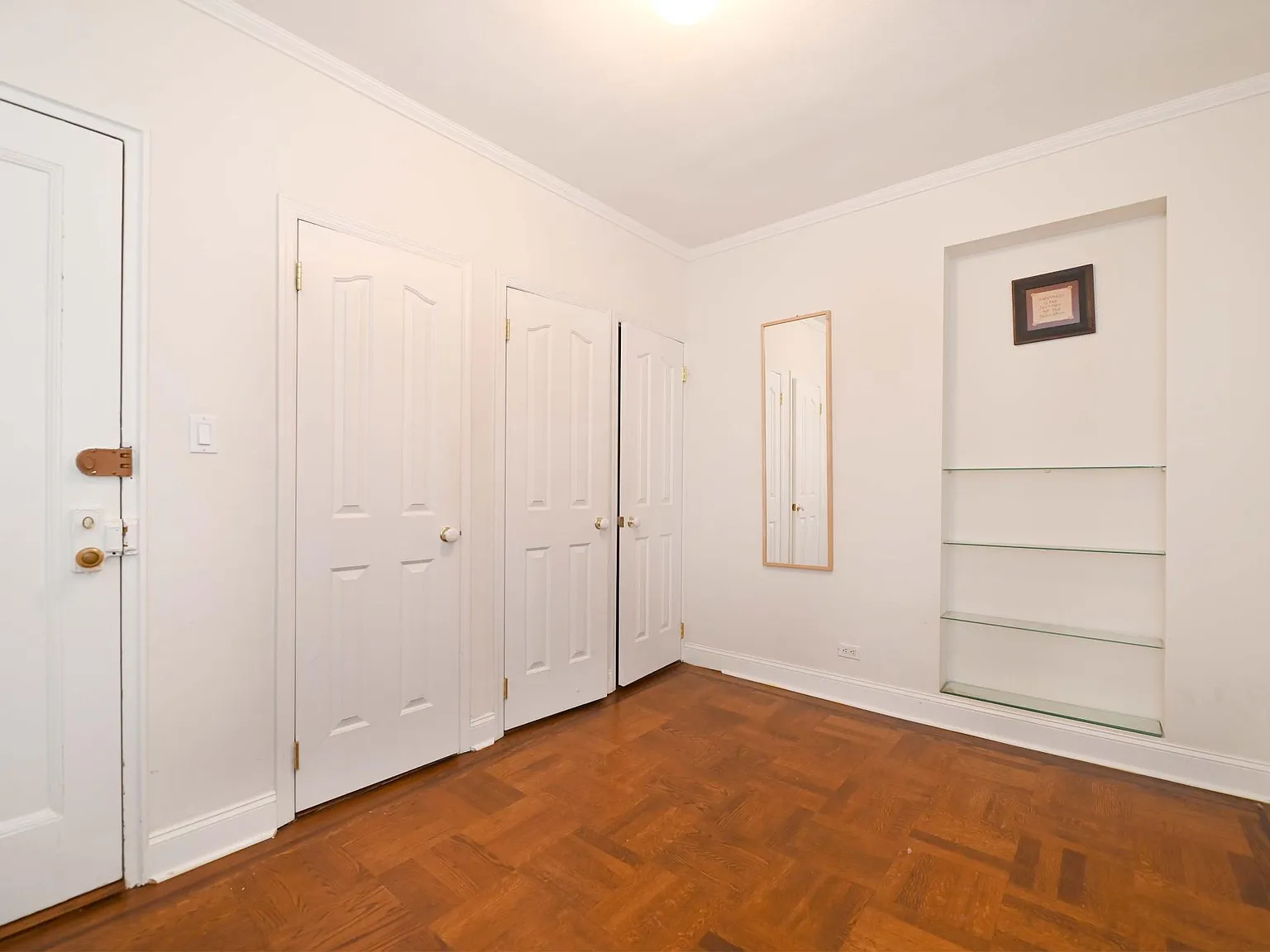 110 Shore Blvd — Photo 2