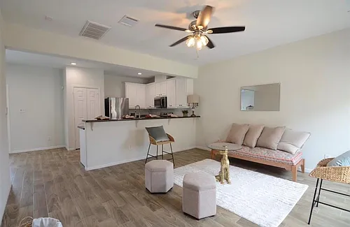 2201 Naomi St Photo 1