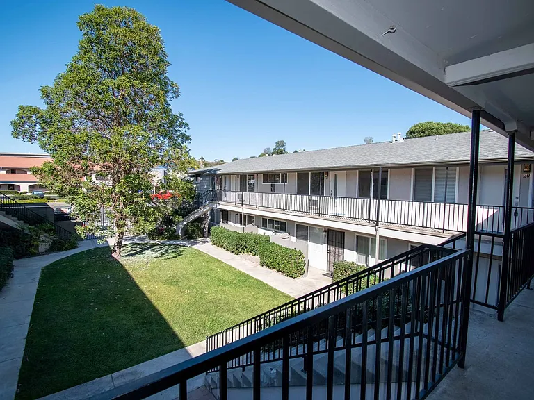 Foothill Manor — Photo 2