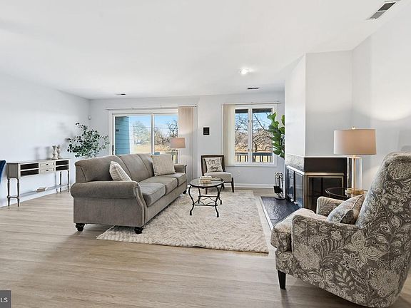 2nd image of 109 Bayview