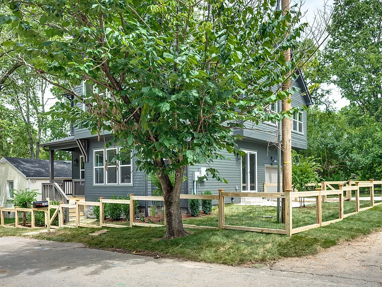 2430 Little Ave — Photo 41
