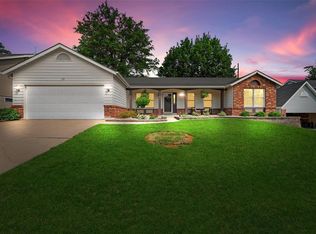28 Quiet Brook Ct, Saint Charles, MO