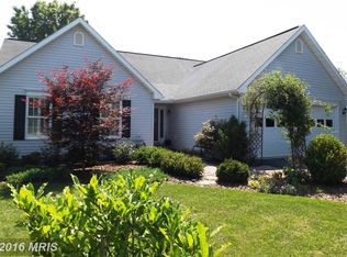 96 Phoenix Ln, Falling Waters, WV 25419