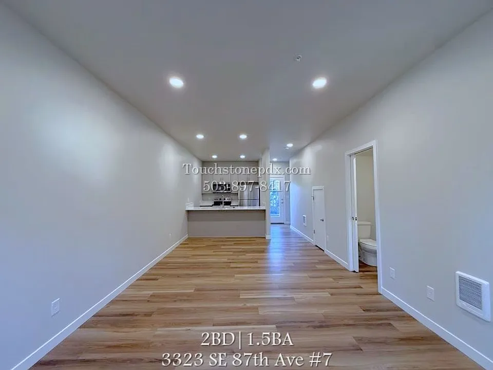3323 SE 87th Ave