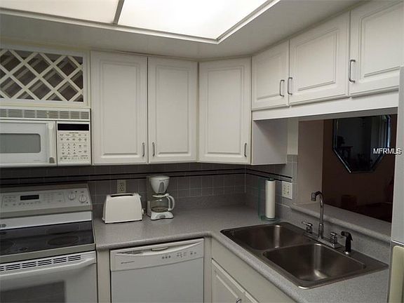 3rd image of 2614 Cove Cay Dr Unit 103