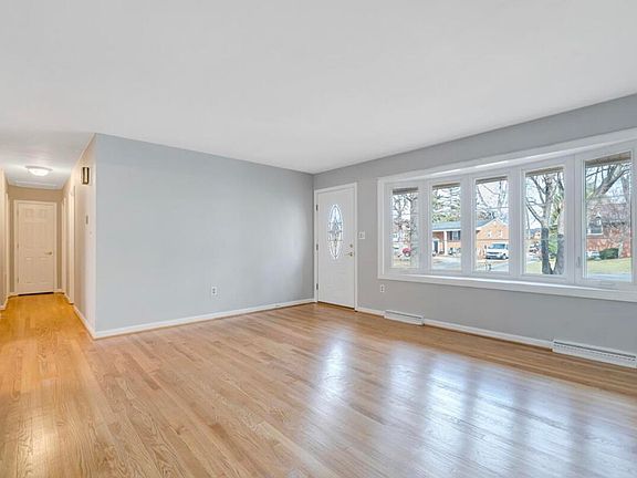 5th image of 5954 Village Ln