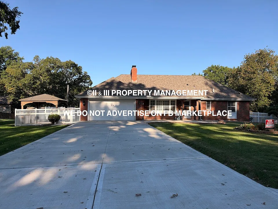 24 Northeast Normandy Lane - 1 — Photo 3