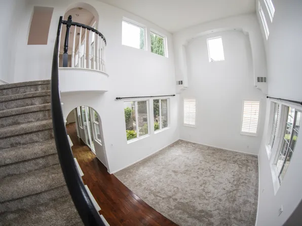1882 Shadetree Dr, San Marcos, CA 92078