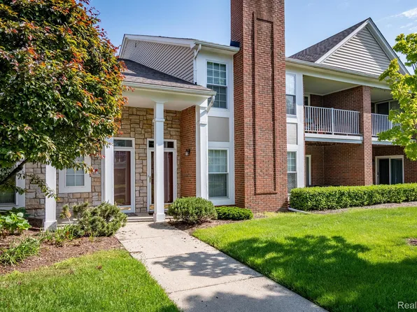 4137 Berkshire Dr, Sterling Heights, MI 48314