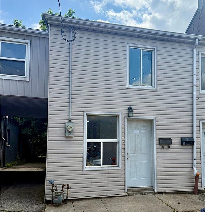 1st image of 170 1/2 Macnab St N