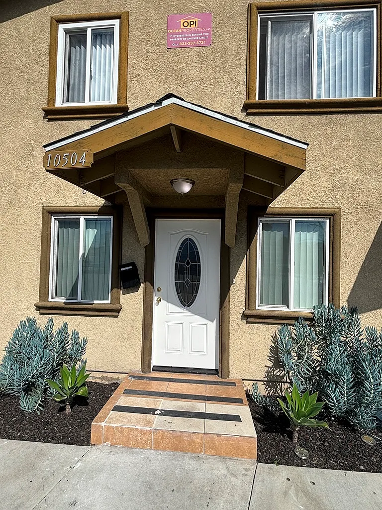 4 bed, 1200 sqft, $3,500 — Photo 2