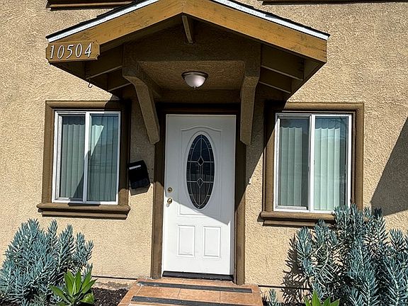 2nd image of 10504 S San Pedro St