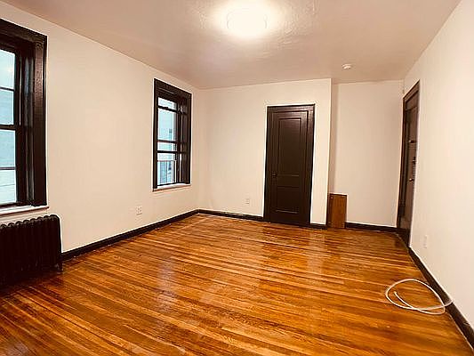2nd image of 2135 27th St APT B3