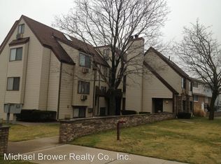 2 Hackensack St, Wood Ridge, NJ 07075