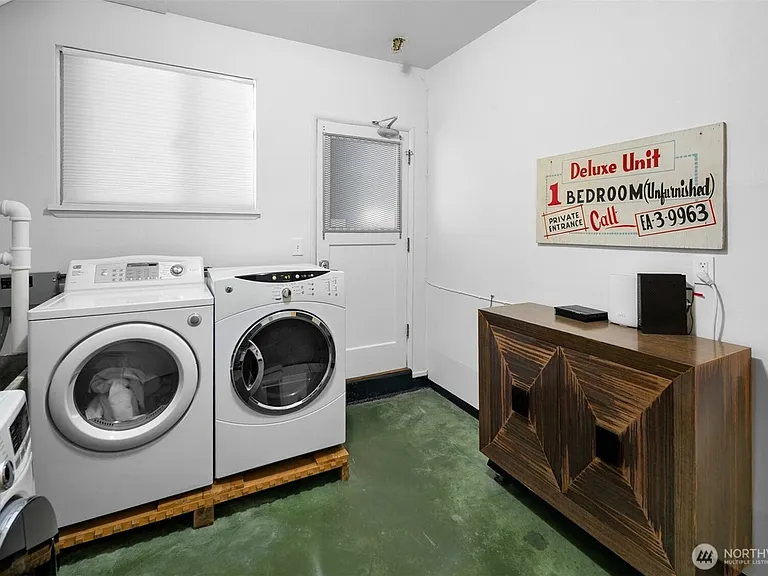 Shared laundry room, not metered