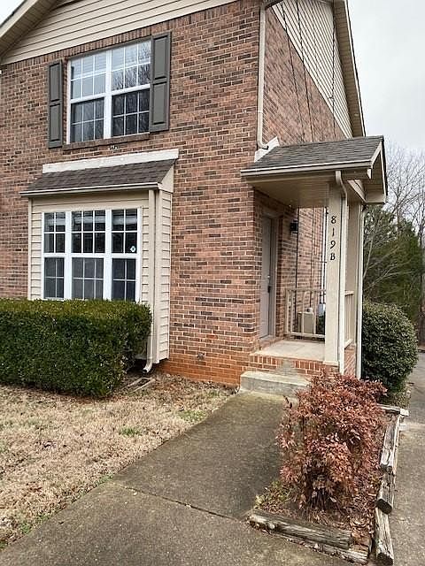 1st image of 819 Hidden Spring Dr #B