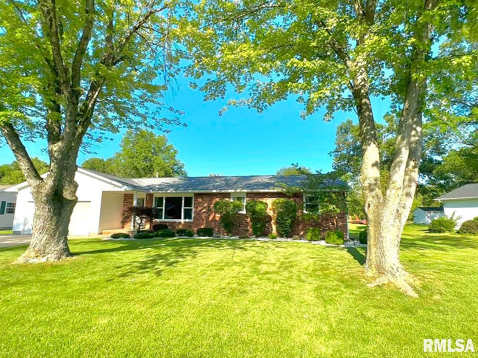 1st image of 15 Crestwood Ln
