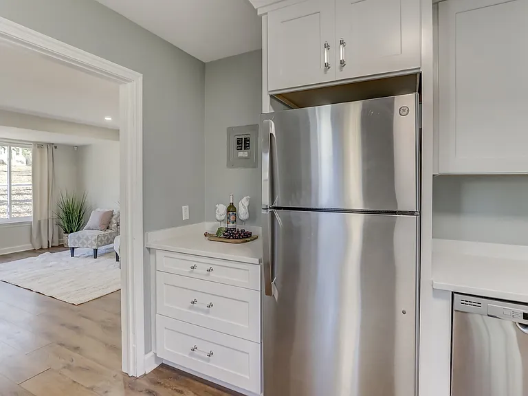 3325 Eastwood Dr — Photo 14