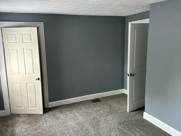 1394 Manchester Ave — Photo 7