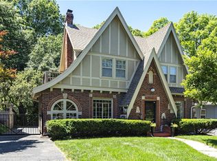 7236 Ward Pkwy, Kansas City, MO 64114