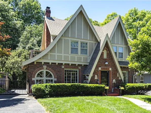 7236 Ward Pkwy, Kansas City, MO 64114