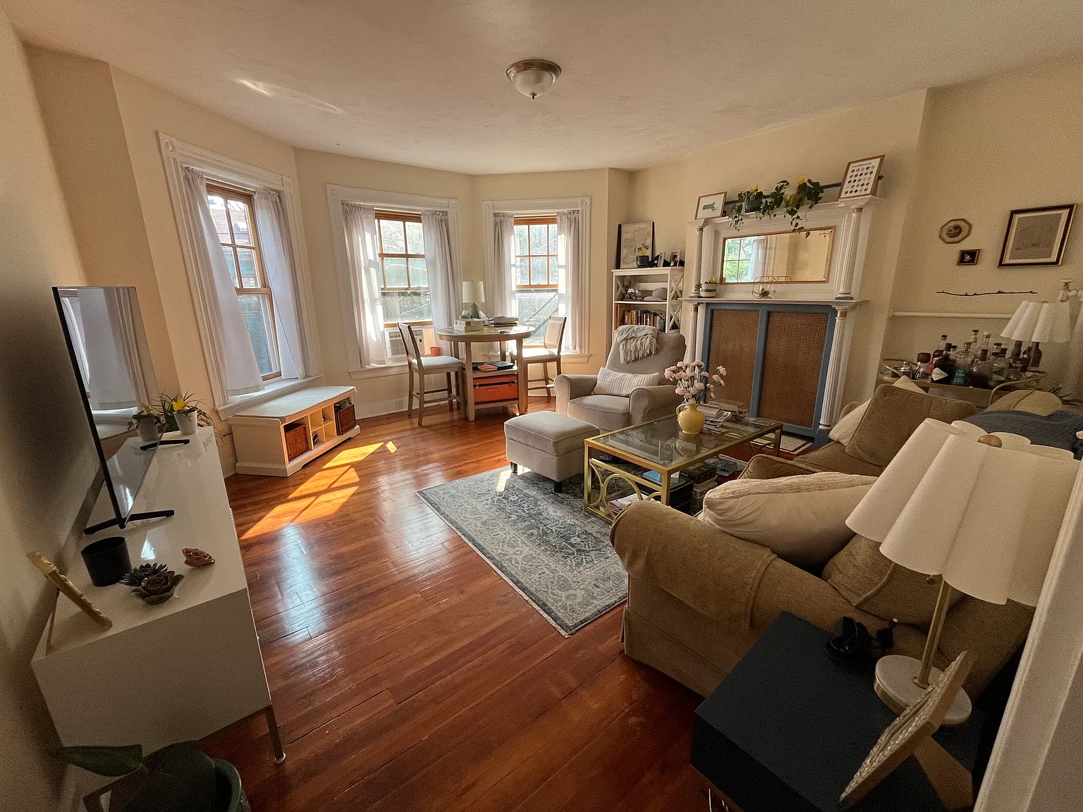 1 bed, 892 sqft, $3,395 — Photo 2