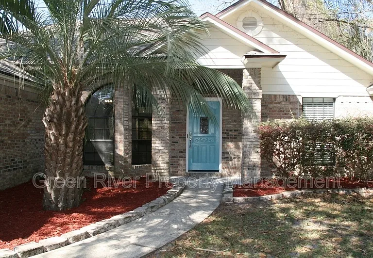 6106 Pine Ave — Photo 2