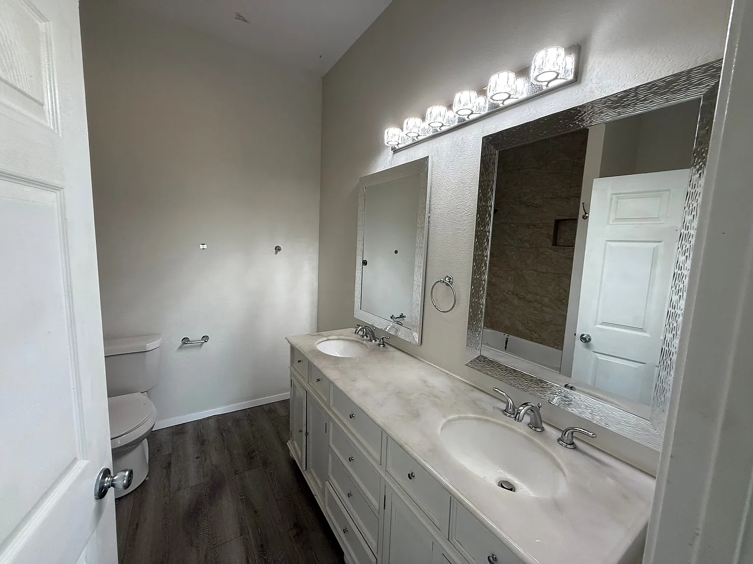 Updated Duplex in Gunter, Large Yard, Quiet Neighborhood, Spacious 3BR, garage, family orientated — Photo 1