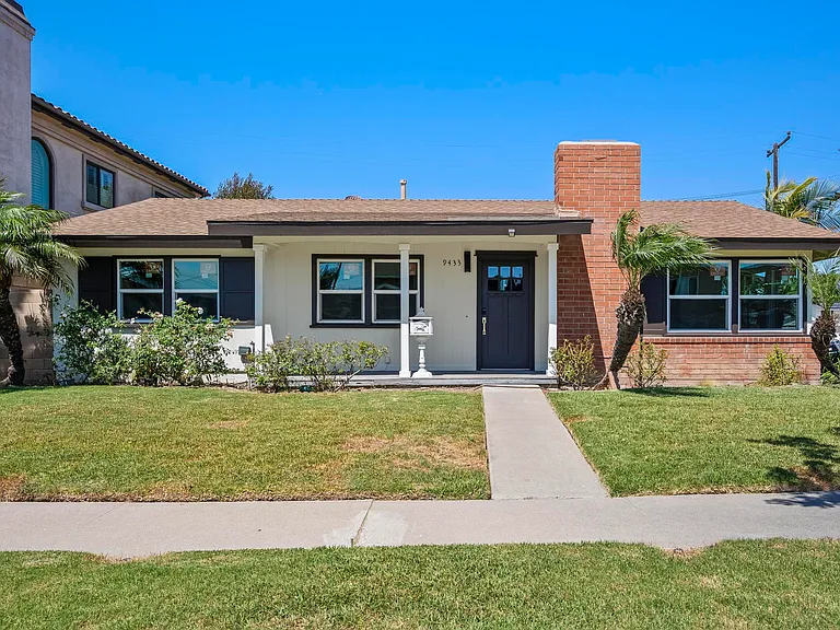 9433 Geranium Cir — Photo 10