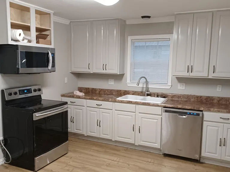 203 W Eagle St — Photo 5