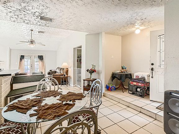3rd image of 2912 Ocean Way