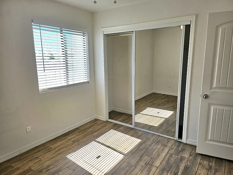 4313 N 19th Ave #203 — Photo 9