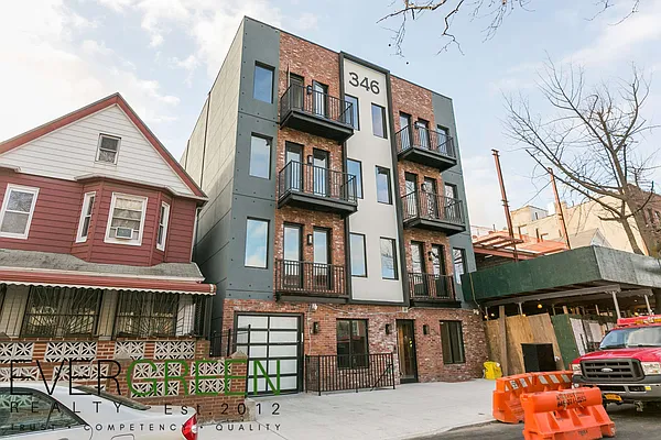 Rented by Evergreen Apartments BK | media 18