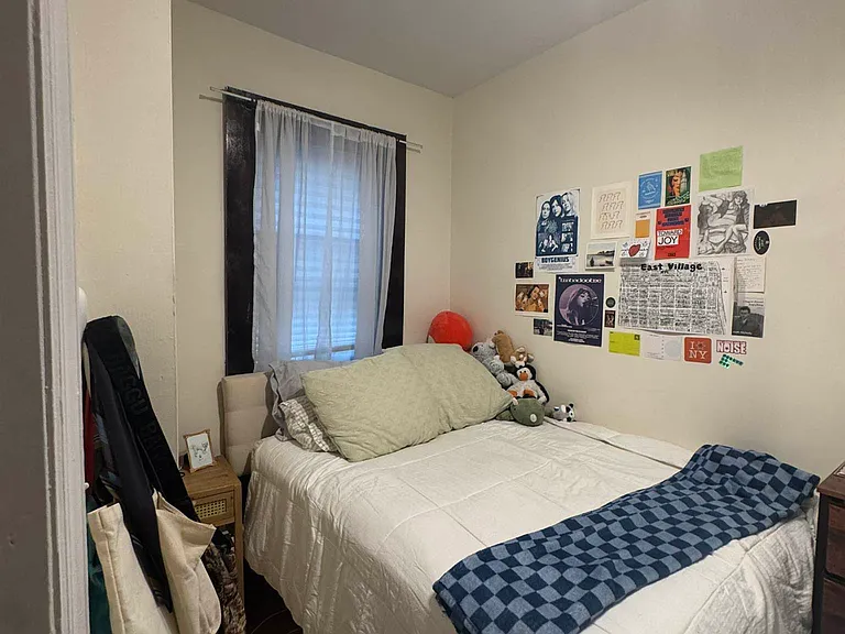 540 E 5th St #10 — Photo 8