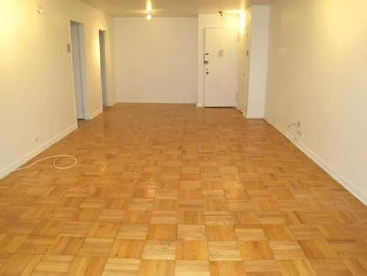 Rented by R New York | media 68