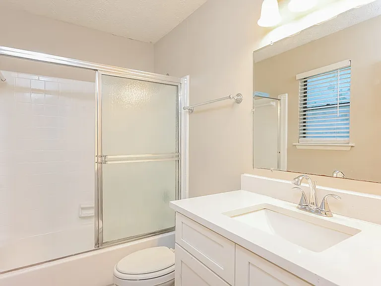 3824 Princess Ct — Photo 13