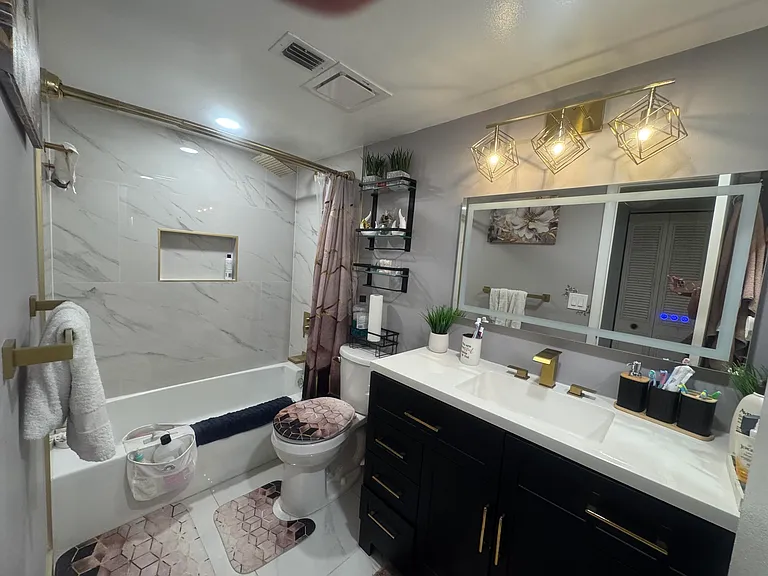 6575 W Oakland Park Blvd — Photo 12