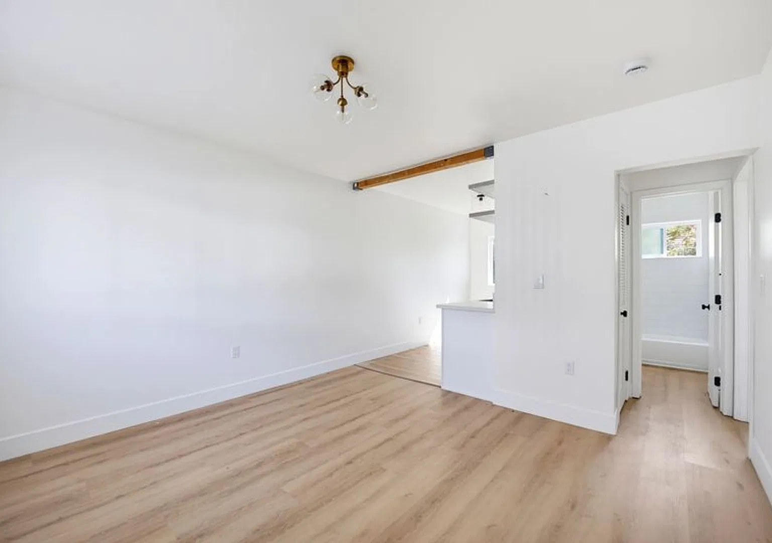 Echo Lake Apartments — Photo 3