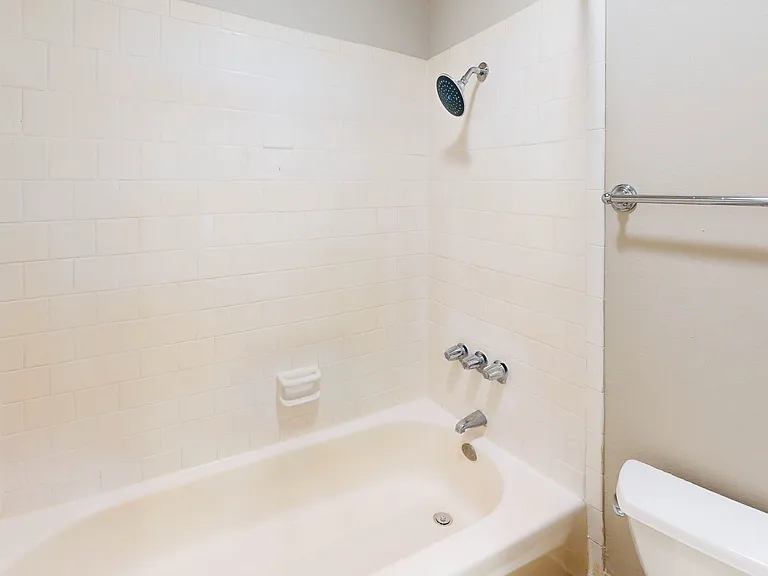551 Alameda Del Prado #311A — Photo 11