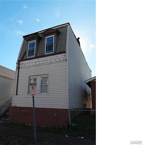 2nd image of 2204 Chippewa St