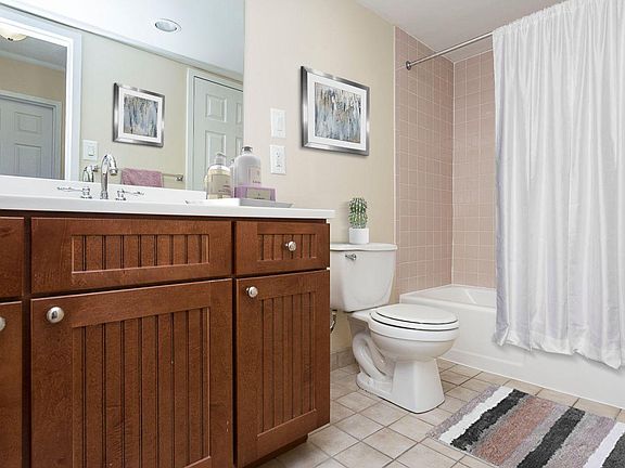 4th image of 8200 Wisconsin Ave APT 1715