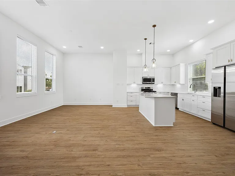 835 Rachel St #B — Photo 7