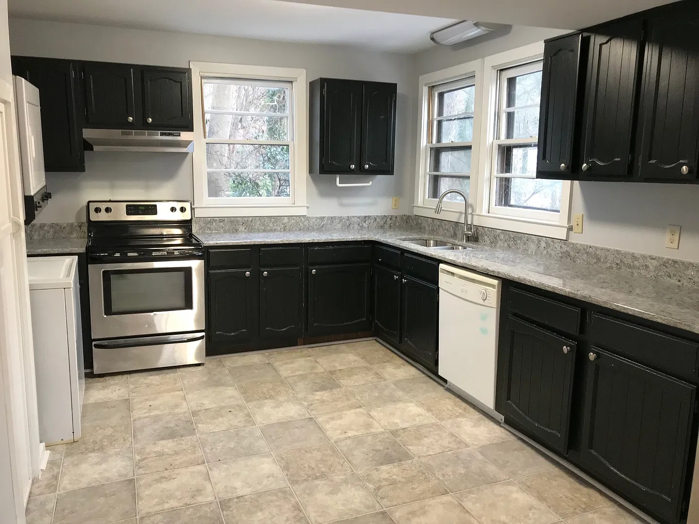 Beautiful 3 Bedroom, 2 Bath Home With Extra Bonus Room Within Walking Distance Of UNC!! — Photo 3