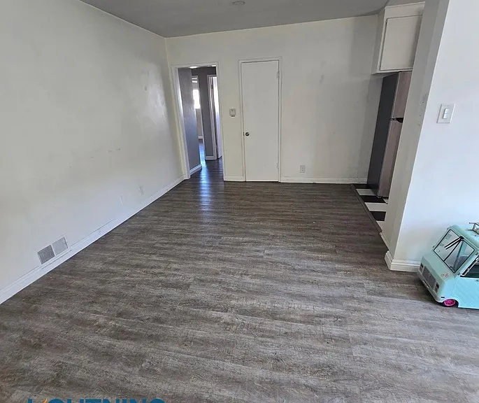 230 S Coronado St #29 — Photo 8